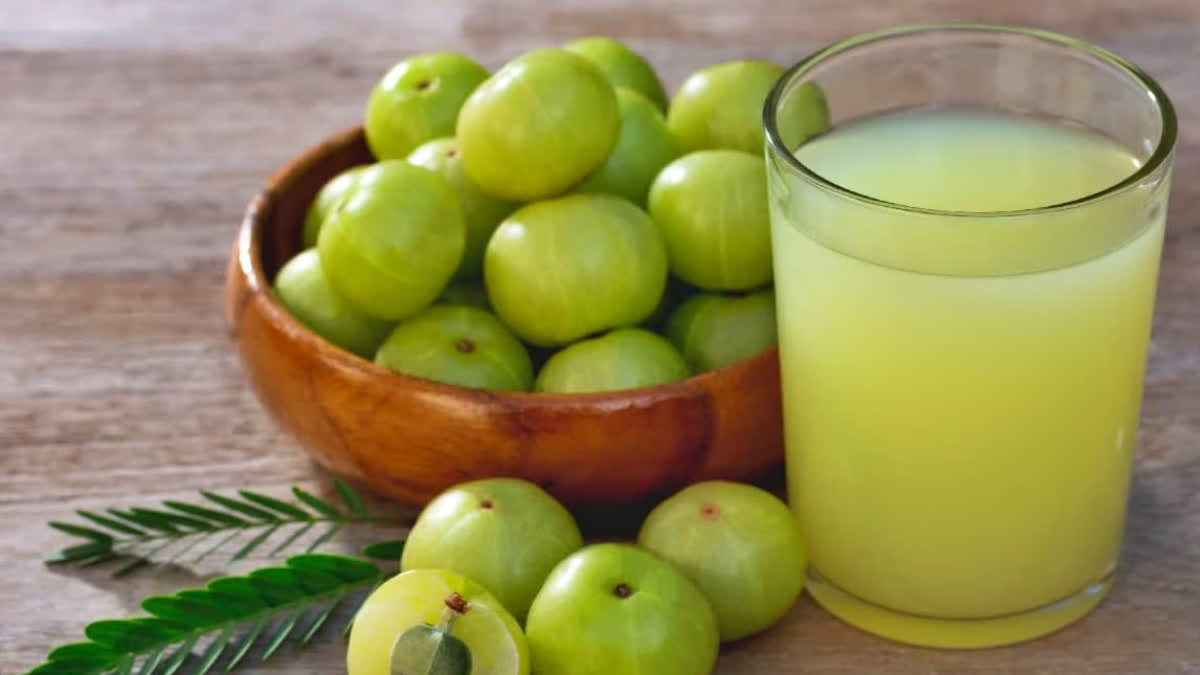What should a person suffering from diabetes and high blood pressure eat or drink on an empty stomach in the morning? Know here