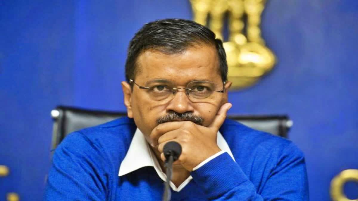 Gujarat University defamation case  Kejriwal knocked the door of Gujarat High Court  Gujarat High Court to quash the summons  ಮಾನನಷ್ಟ ಮೊಕದ್ದಮೆ  ಸಮನ್ಸ್​ ರದ್ದುಗೊಳಿಸುವಂತೆ ಹೈಕೋರ್ಟ್  ಹೈಕೋರ್ಟ್​ಗೆ ಮೊರೆ ಹೋದ ಕೇಜ್ರಿವಾಲ್​ ಗುಜರಾತ್ ವಿಶ್ವವಿದ್ಯಾಲಯದ ಮಾನನಷ್ಟ ಪ್ರಕರಣ  ಸಮನ್ಸ್ ರದ್ದುಗೊಳಿಸುವಂತೆ ಗುಜರಾತ್ ಹೈಕೋರ್ಟ್‌  ಅಹಮದಾಬಾದ್ ನ್ಯಾಯಾಲಯದಲ್ಲಿ ಅರ್ಜಿ  ಮೆಟ್ರೋ ಕೋರ್ಟ್​ನಲ್ಲಿ ಮಾನನಷ್ಟ ಮೊಕದ್ದಮೆ  ಕೇಂದ್ರ ಮಾಹಿತಿ ಆಯೋಗ