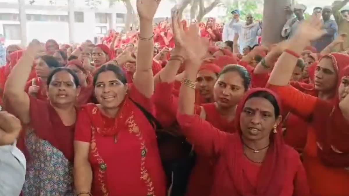 Employees Mahapadav in Fatehabad