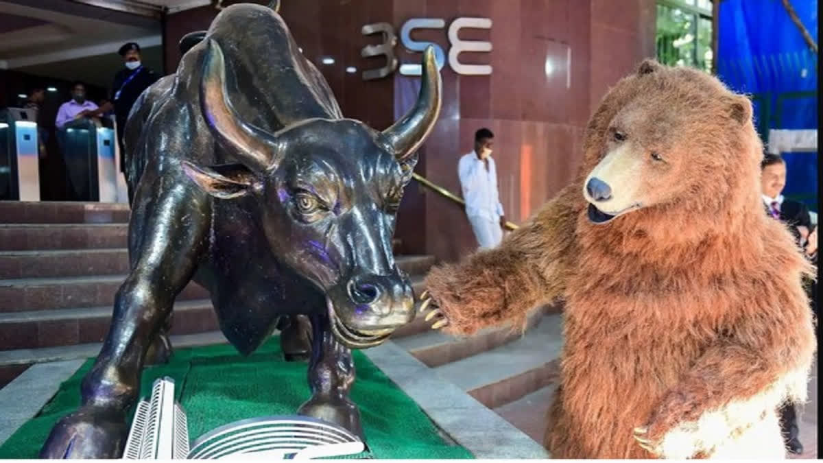 Sensex falls 308 pts, Nifty ends at 19,543