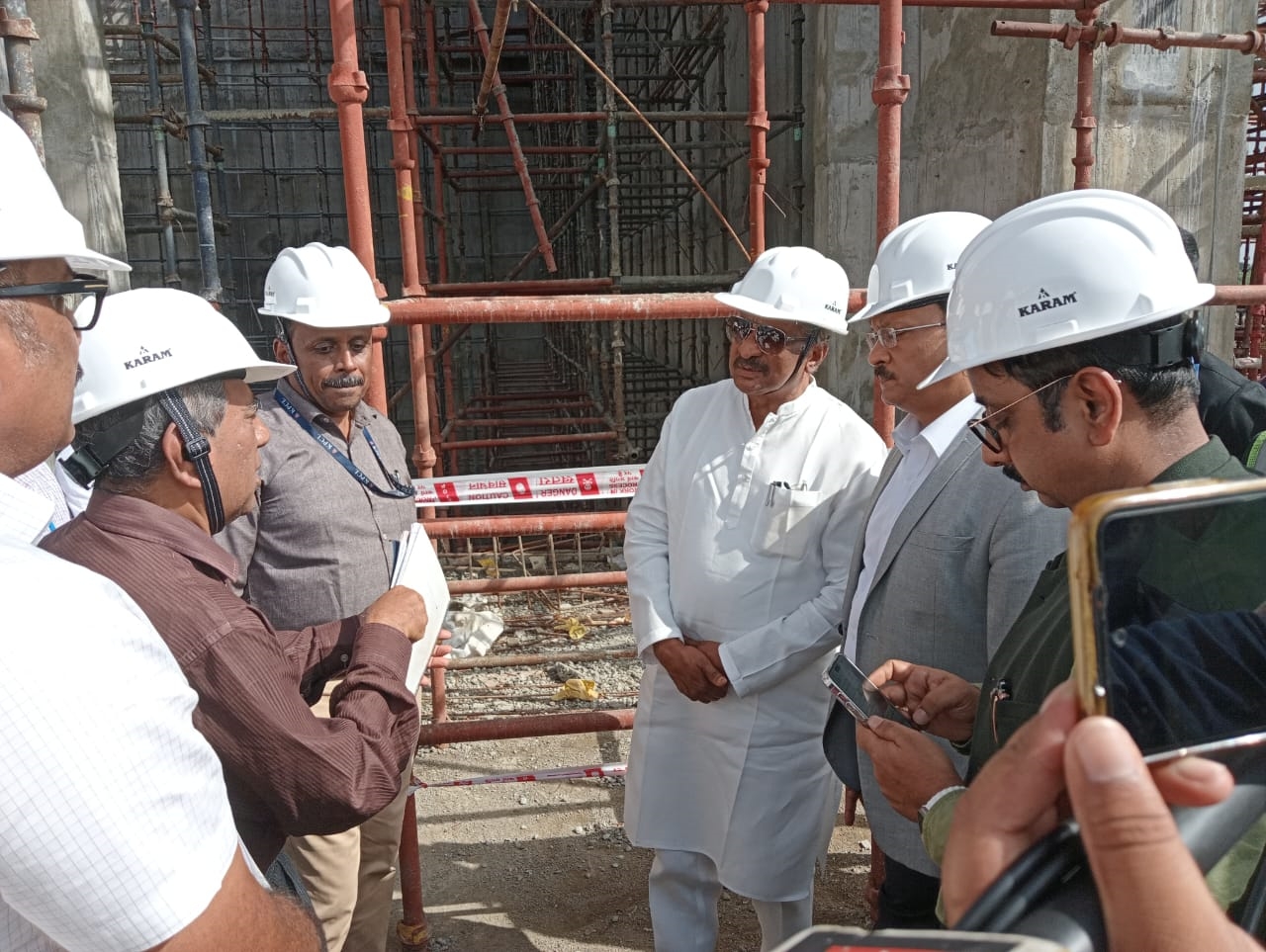 Energy Minister George visits KPCL unit