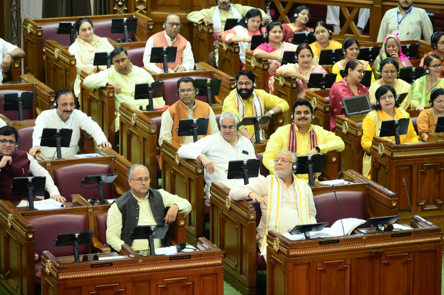 विधानसभा मानसून सत्र के दौरान मौजूद सदस्य