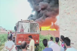 A plastic factory caught fire in Budhlada of Mansa