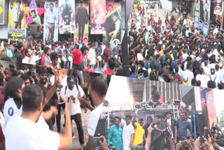 Massive celebrations for jailer  Massive celebrations for Jailer release  Massive celebrations  Rajinikanth starrer Jailer release  Rajinikanth starrer Jailer  Jailer release  ആഘോഷ ലഹരിയില്‍ ചെന്നൈ നഗരം  തലൈവര്‍ ചിത്രം ജയിലറിന് ഗംഭീര സ്വീകരണം  ജയിലര്‍  രജനികാന്ത്  രജനികാന്ത് ചിത്രം  മുത്തുവേല്‍ പാണ്ഡ്യന്‍  അധോലോക നായകന്‍ മാത്യുവായി മോഹന്‍ലാല്‍