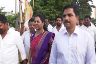 MLA_Undavalli_Sridevi_met_Chandrababu