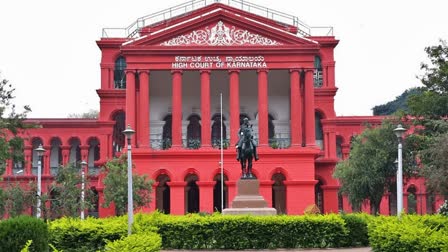 High Court directs the government  provision of cemetery land  Karnataka High court  ಎಲ್ಲ ಗ್ರಾಮಗಳಿಗೆ ಸ್ಮಶಾನ ಭೂಮಿ  ಸ್ಮಶಾನ ಭೂಮಿ ಒದಗಿಸಿರುವ ಕುರಿತು ವಿವರಣೆ  ಸರ್ಕಾರಕ್ಕೆ ಹೈಕೋರ್ಟ್ ನಿರ್ದೇಶನ  ಒತ್ತುವರಿಯಾದ ಸರ್ಕಾರ ಭೂಮಿ  ತೆರವುಗೊಳಿಸಿರುವ ಬಗ್ಗೆ ವಿವರಣೆ ನೀಡಲು ಹೈಕೋರ್ಟ್  ರಾಜ್ಯದಲ್ಲಿ ಸ್ಮಶಾನವಿಲ್ಲದ ಗ್ರಾಮ  ಗೌರವಯುತ ಮತ್ತು ಸಾಂಪ್ರದಾಯಿಕವಾಗಿ ಶವ ಸಂಸ್ಕಾರ  ಶವ ಸಂಸ್ಕಾರ ಮಾಡಲು ಸ್ಮಶಾನ ಭೂಮಿ