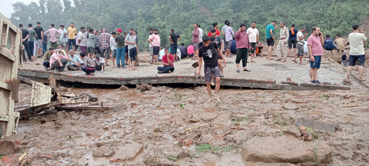 cloudburst in sirmaur