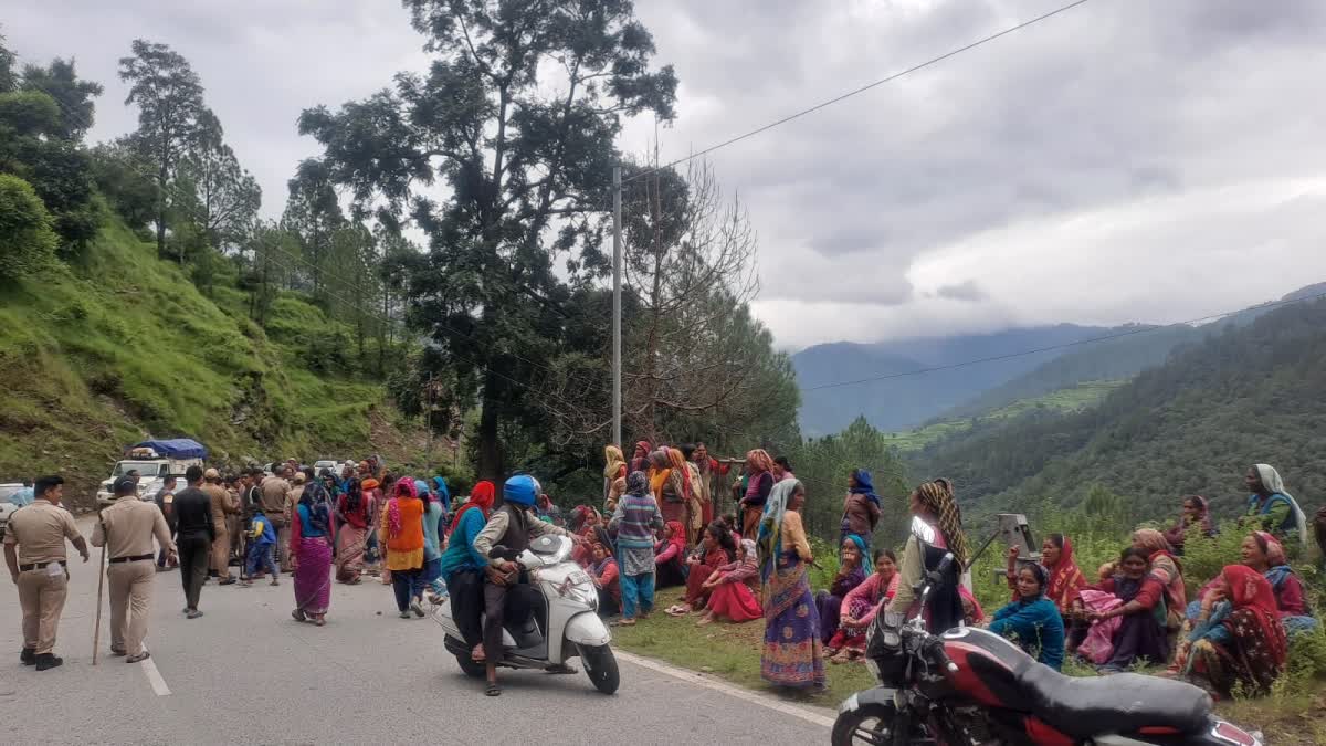 Villagers protest in Chamoli