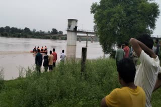 SHAHDOL 2 BROTHERS JUMPED SON RIVER