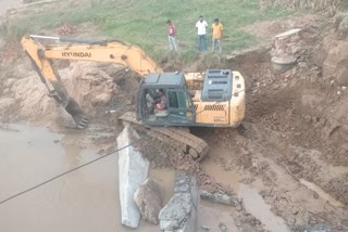 Repair work started of damaged bridge of Barkagaon Tandwa in Hazaribag