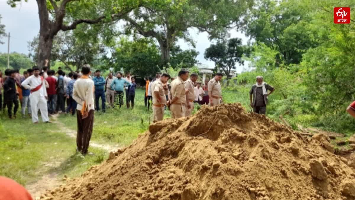 fatehpur female grave dead body