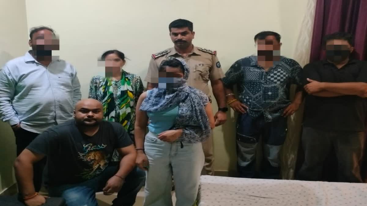 NURPUR POLICE CAUGHT SEX RACKET