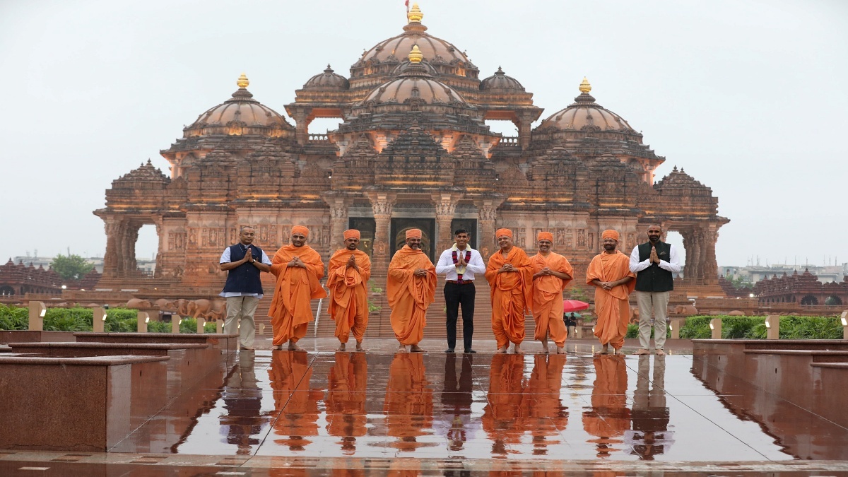 Rishi Sunak Visits Akshardham Temple