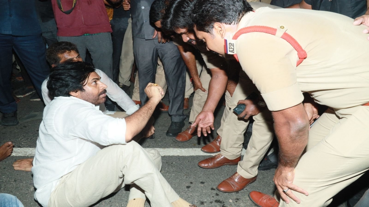 JSP chief Pawan Kalyan lies down on road