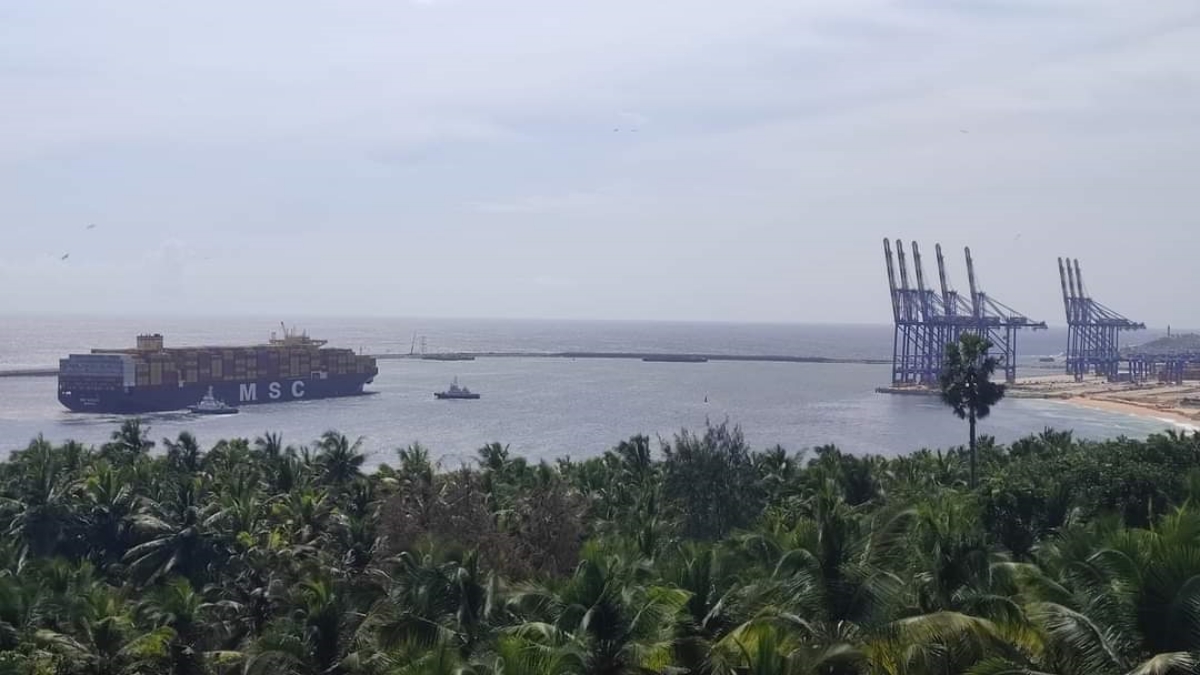 VIZHINJAM INTERNATIONAL PORT  MSC KAYLEY  MSC KAYLEY ANCHORED VIZHINJAM PORT  എംഎസ്‌സി കെയ്‌ലി വിഴിഞ്ഞത്ത്