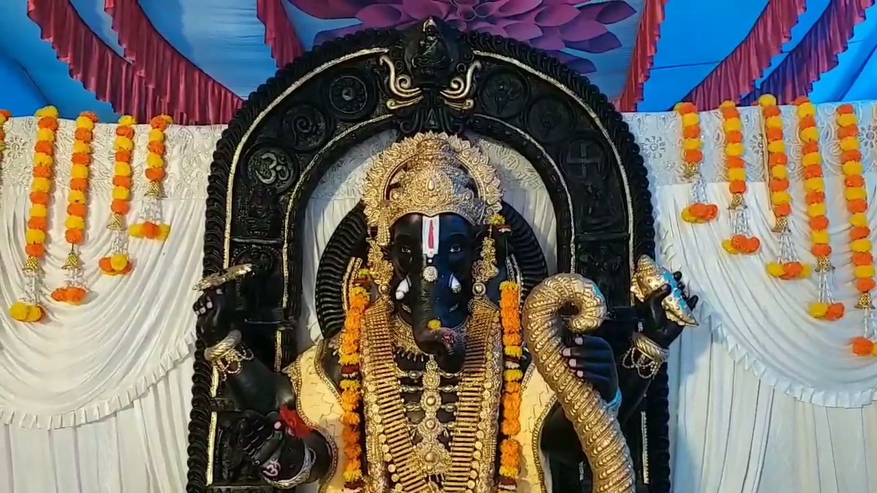 રામલલાની આબેહૂબ ગણેશજીની મૂર્તિ