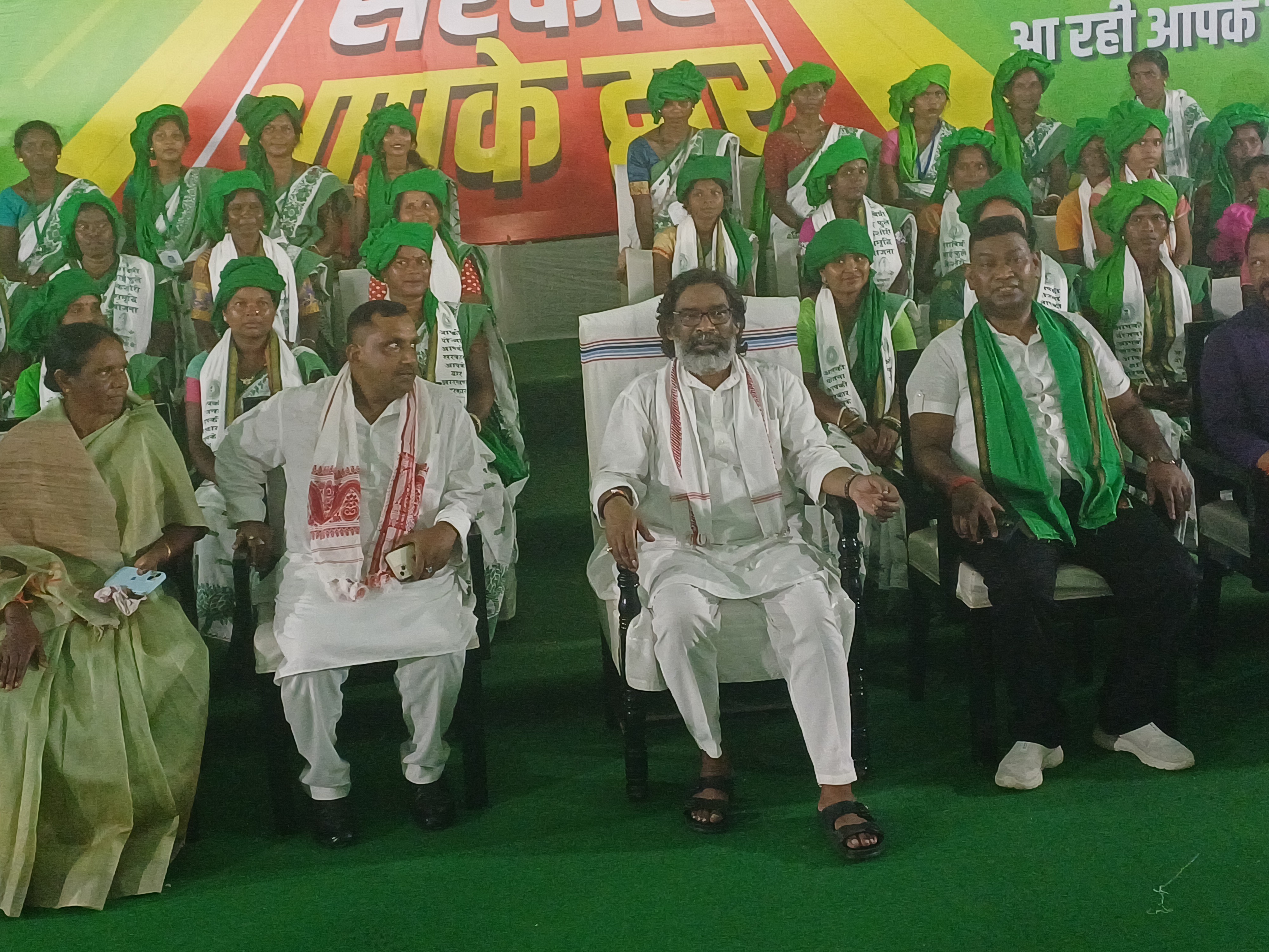 CM Hemant Soren participated in the sarkar aapke dwar program in Seraikela