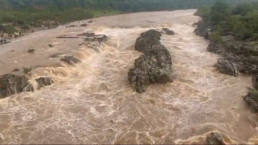 Jabalpur Bhedaghat Waterfall