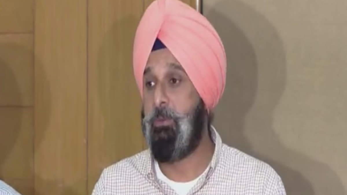 Akali leader Bikram Majithia targets Cabinet Minister Harjot Bains over illegal mining