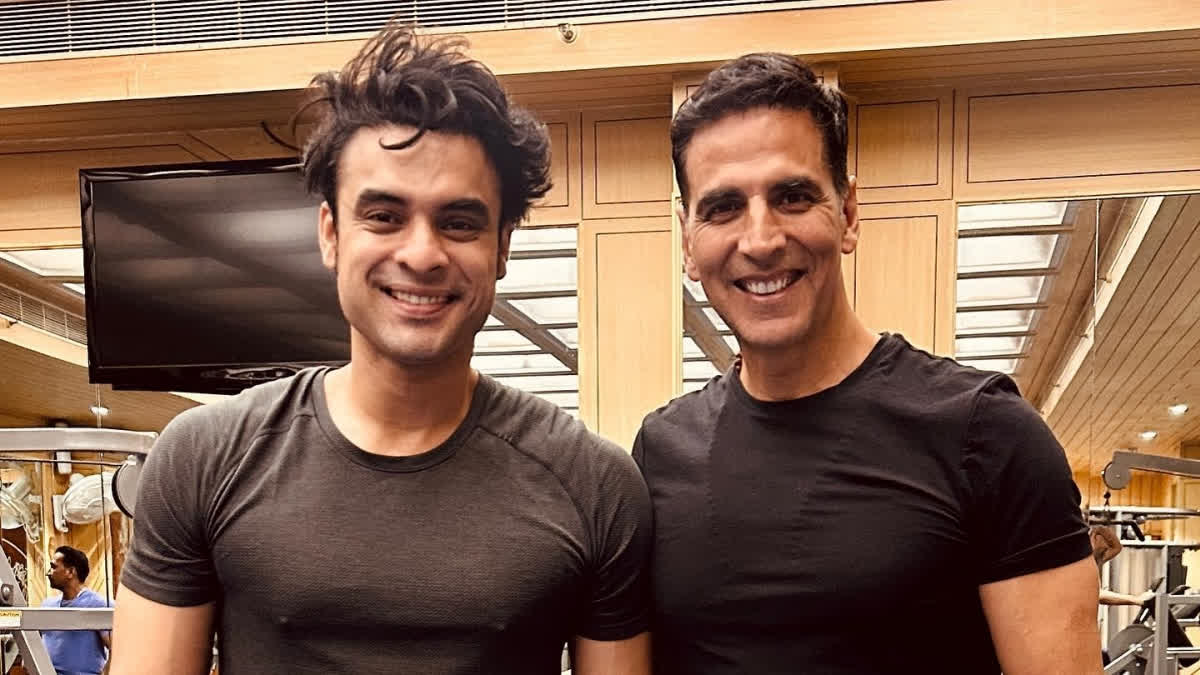 Actor Tovino Thomas meets 'real khiladi' Akshay Kumar