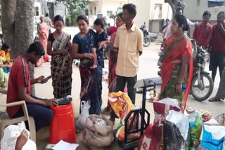 beneficiaries_waiting_for_ration_goods