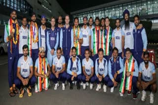 ہانگژو میں ترنگے کا وقار بڑھانے والی ہندوستانی ہاکی ٹیموں کا پرتپاک استقبال