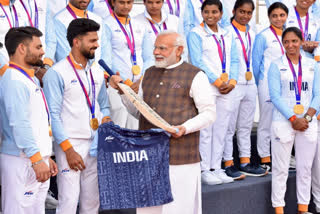 Prime Minister Narendra Modi met Indian athletes who excelled in Asian Games