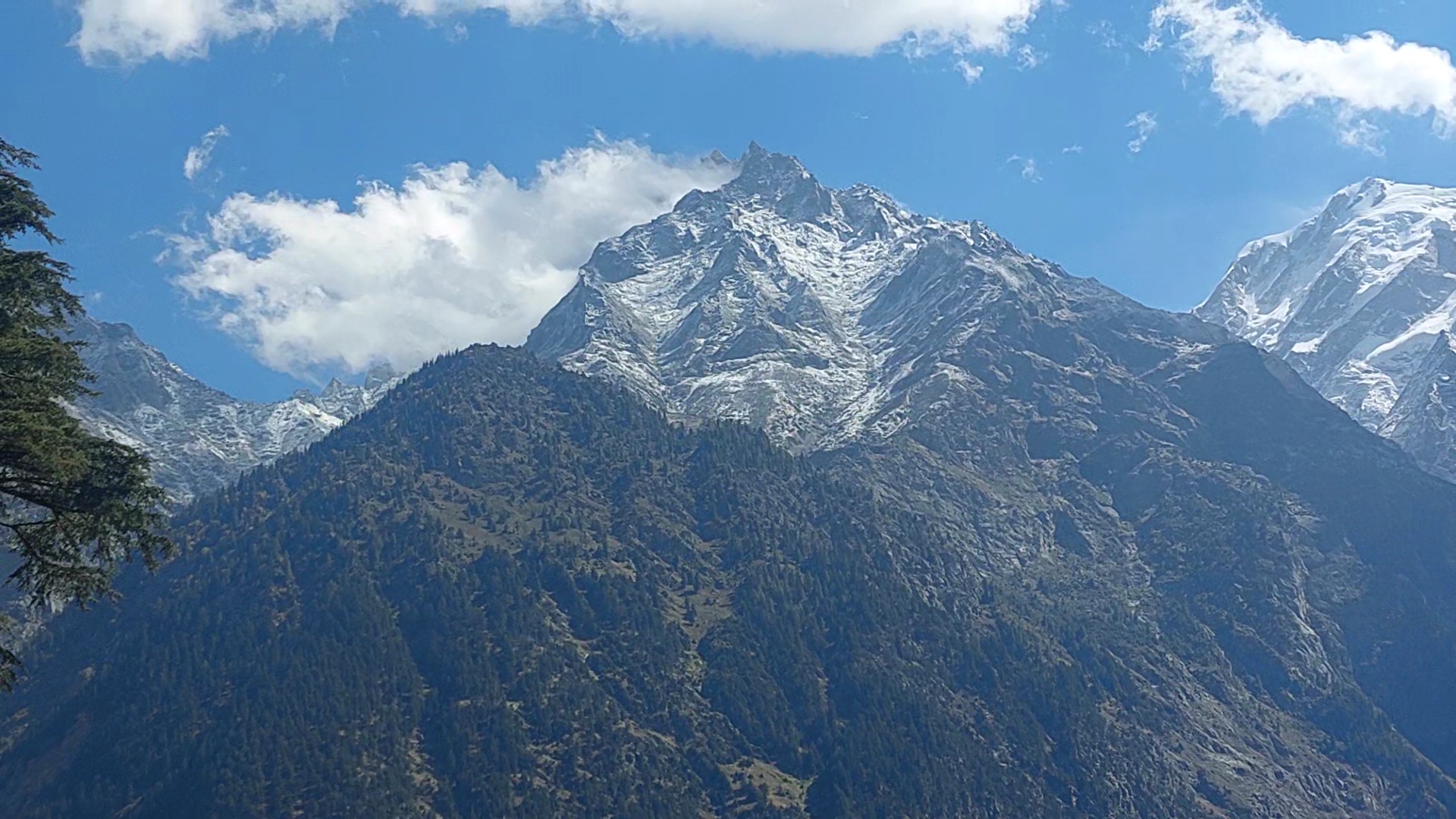 Snowfall on the hills of Kinnar Kailash