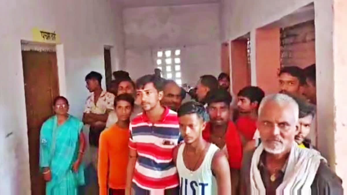 Parents of wards and villagers created a ruckus after a school teacher from Bihar's Bachhwara area allegedly told students in his class that Hanuman was a Muslim and was taught namaz by Lord Ram.