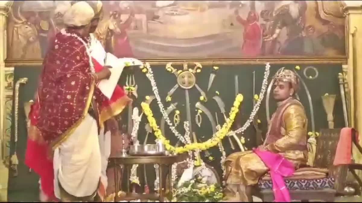 yaduveer-krishnadatta-chamaraja-wadiyar