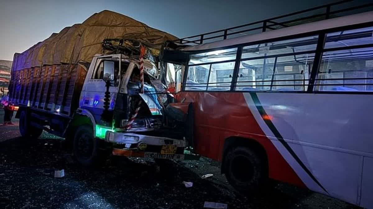 Gorakhpur: Road accident on Kushinagar highway