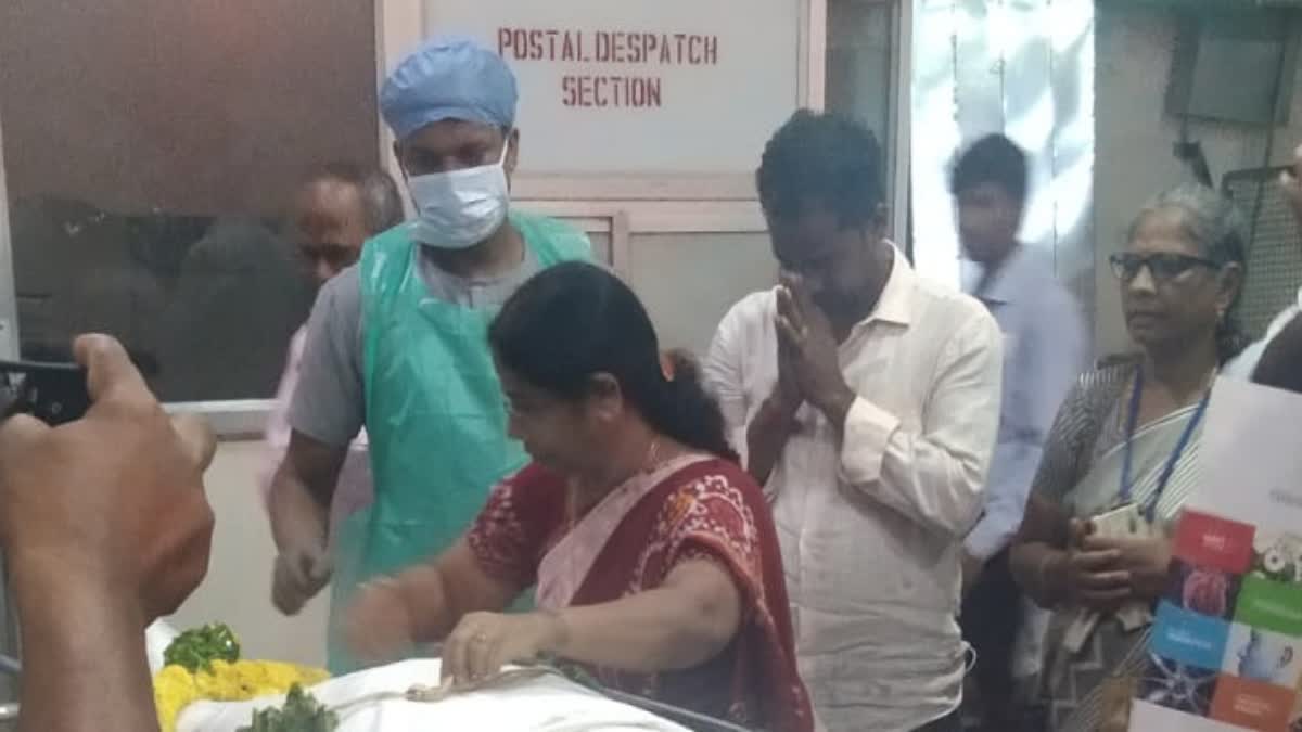 Etv BharatTN Govt paid state honor to Andhra Pradesh's organ donor in Chennai