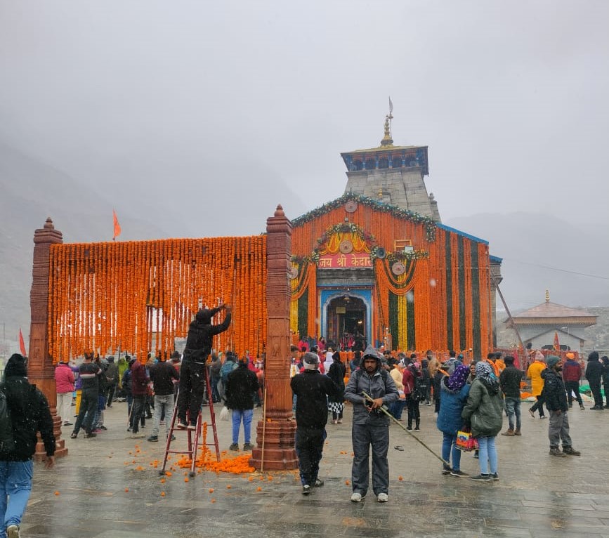 Kedarnath And Badrinath Temple Decorated with flowers