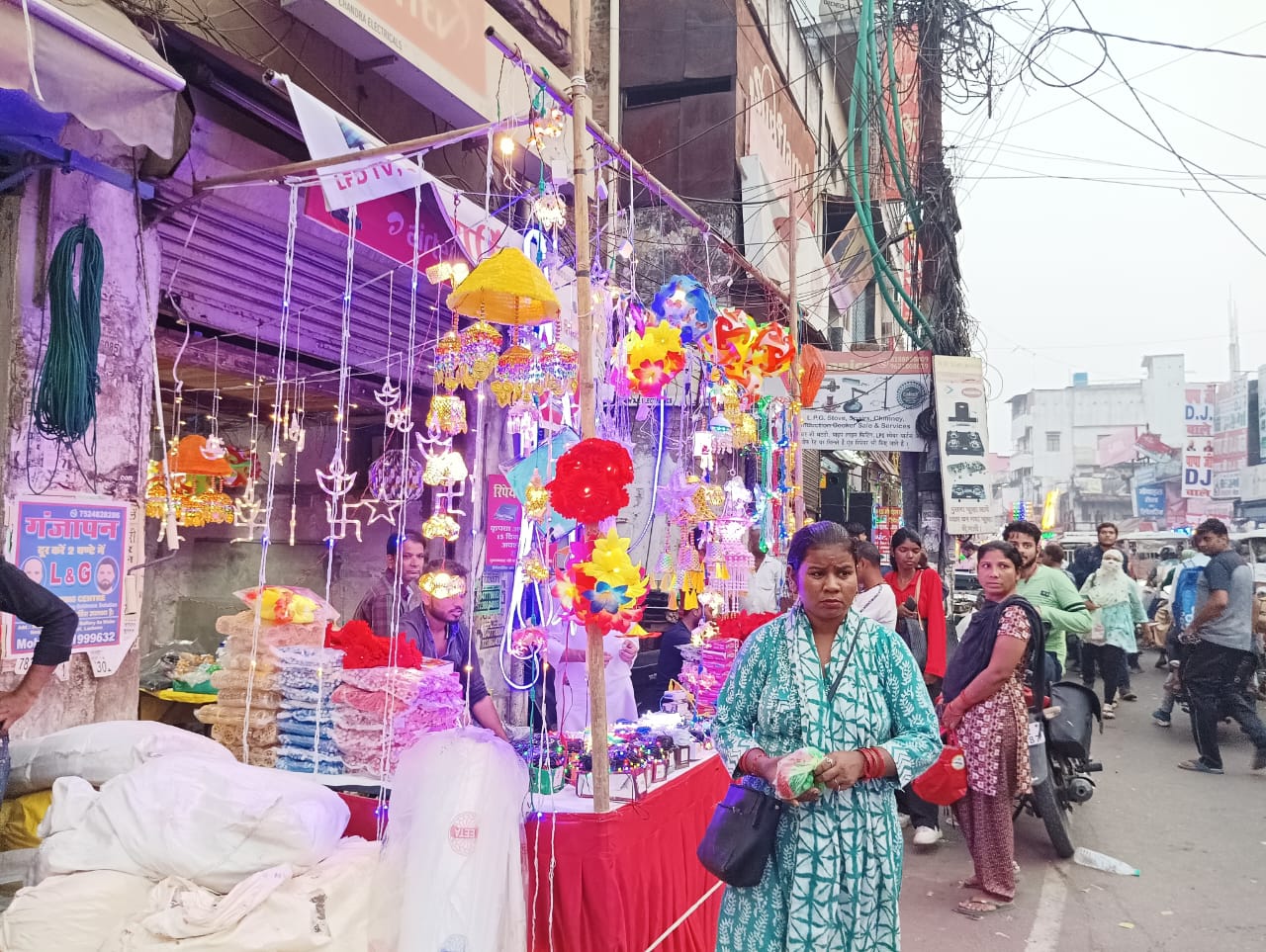 सराफा, बर्तन व इलेक्ट्राॅनिक बाजारों में रौनक