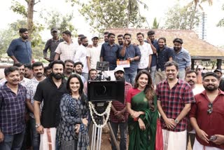 Unni Mukundan starrer Jai Ganesh  Unni Mukundan  Jai Ganesh  Jai Ganesh Pooja function held  Jai Ganesh Pooja  ഉണ്ണി മുകുന്ദന്‍  ജയ്‌ ഗണേഷ്  രഞ്ജിത് ശങ്കര്‍  ജയ്‌ ഗണേഷ് പൂജ  ജയ്‌ ഗണേഷ് ചിത്രീകരണം  Jai Ganesh shooting