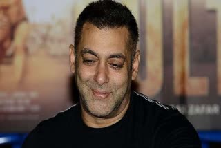 Javed Akhtar hails Salman Khan's respect for father Salim Khan: Wo baap ke saamne...