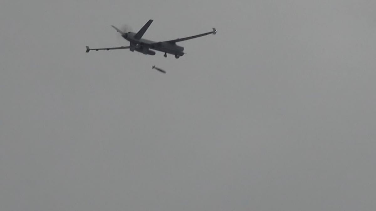 Ukraine launches drone attack on Moscow Russia many flights diverted