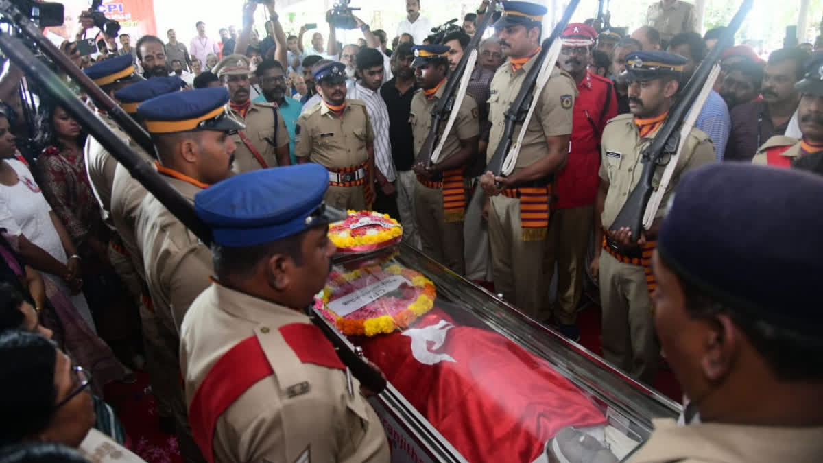 Kanam Rajendran Funeral  Kanam Rajendran death  cpi state secretary kanam rajendran  kanam rajendran death kottayam  കാനം രാജേന്ദ്രൻ സംസ്‌കാരം  കാനം രാജേന്ദ്രന് വിട  സിപിഐ സംസ്ഥാന സെക്രട്ടറി കാനം രാജേന്ദ്രൻ  കാനം രാജേന്ദ്രൻ വിലാപയാത്ര  കാനം രാജേന്ദ്രൻ അനുശോചനം