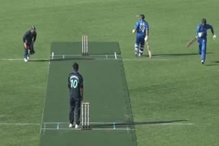 ball stuck in wicket keeper pad