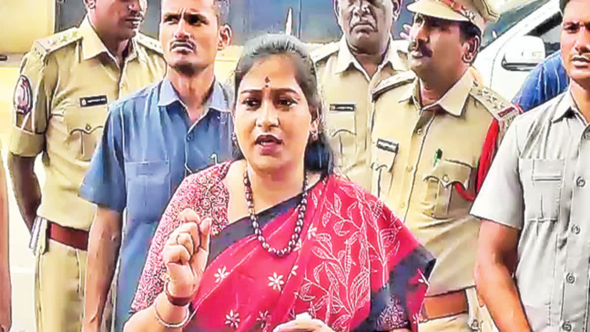 Anitha Inspects Vijayawada Sub Jail