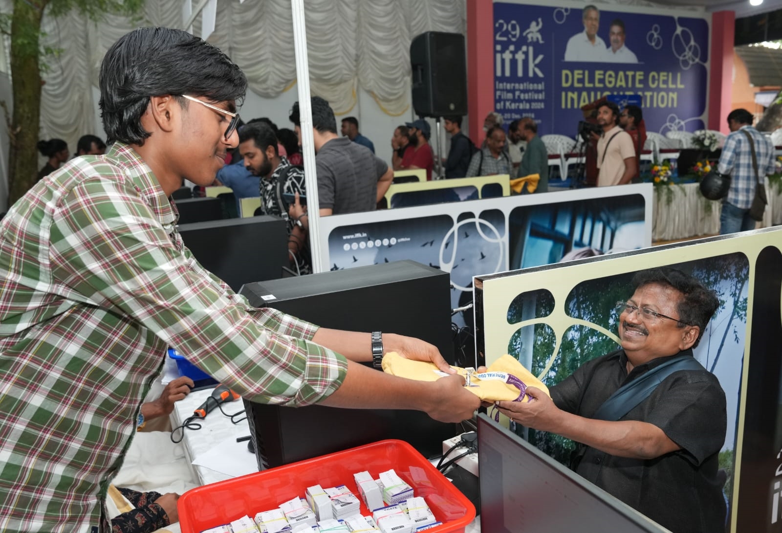 IFFK DELEGATE KIT  IFFK NEWS  രാജ്യാന്തര ചലച്ചിത്ര മേള  KERALA NEWS