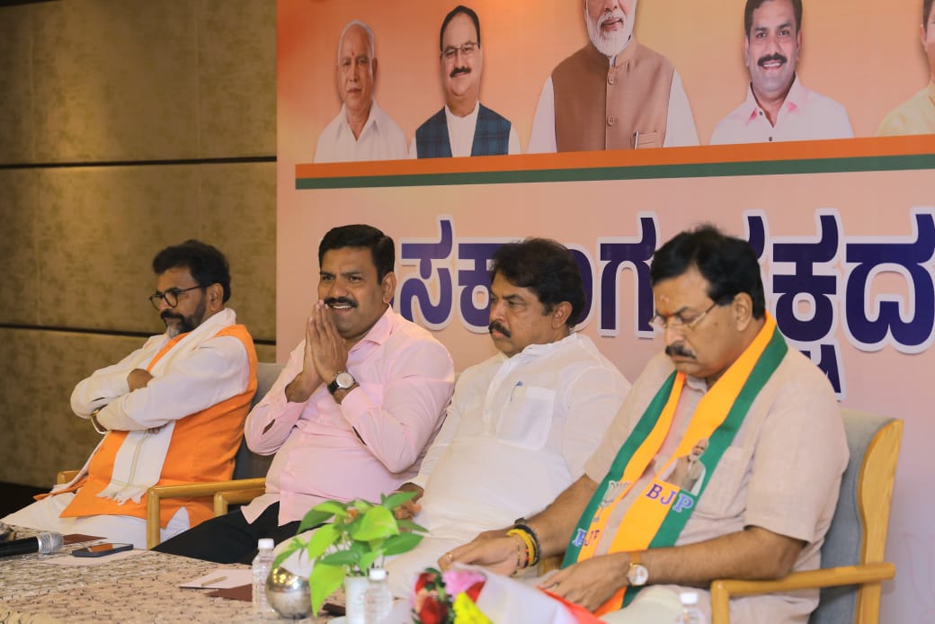 Basanagouda Patil Yatnal, Ramesh Jarkiholi absent from BJP legislative party meeting held in Belagavi