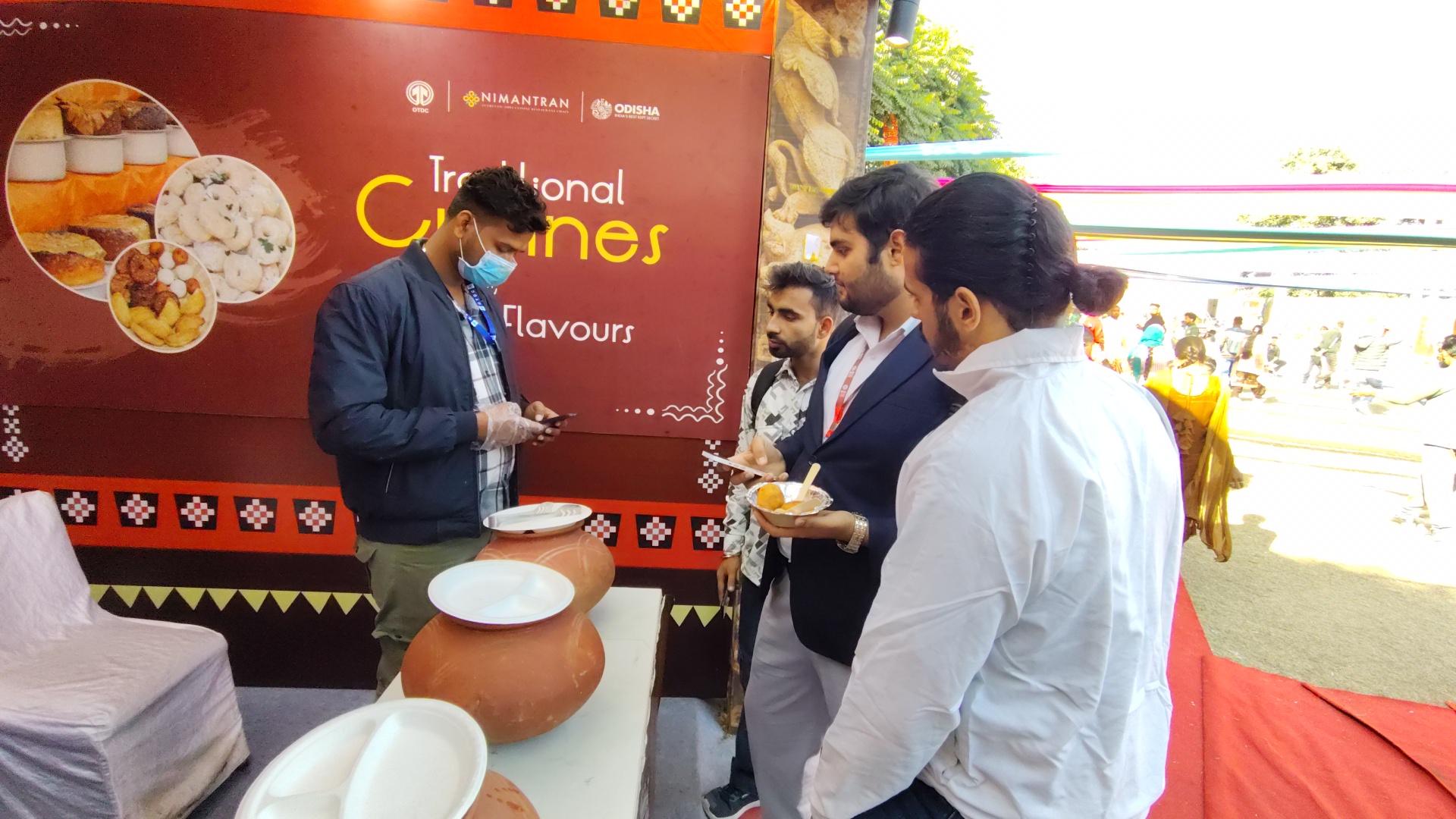 International Gita Mahotsav 2024 Odisha pavilion on Kurukshetra Brahmasarovar becomes center of attraction people are tasting Odisha dishes