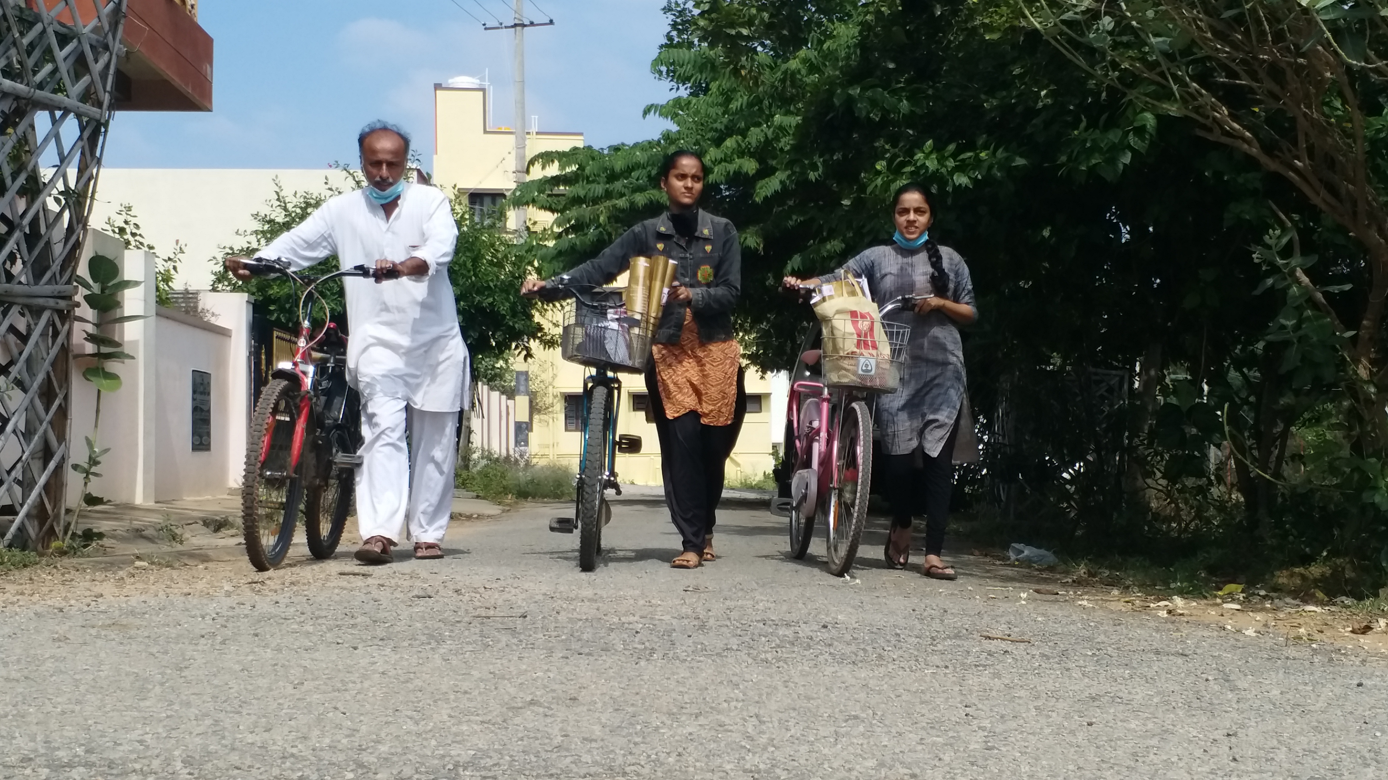 Eco-lover quits teaching profession for environment: Awareness with Bicycle