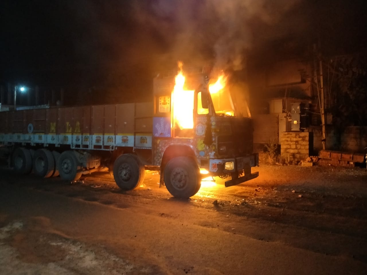 lorry-collided-with-a-young-man-set-fire-by-locals-to-that-vehicle-attack-on-police