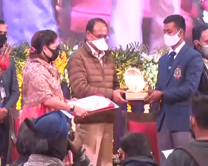 CM Shivraj Singh Chauhan conferred Eklavya and Vikram Awards to players