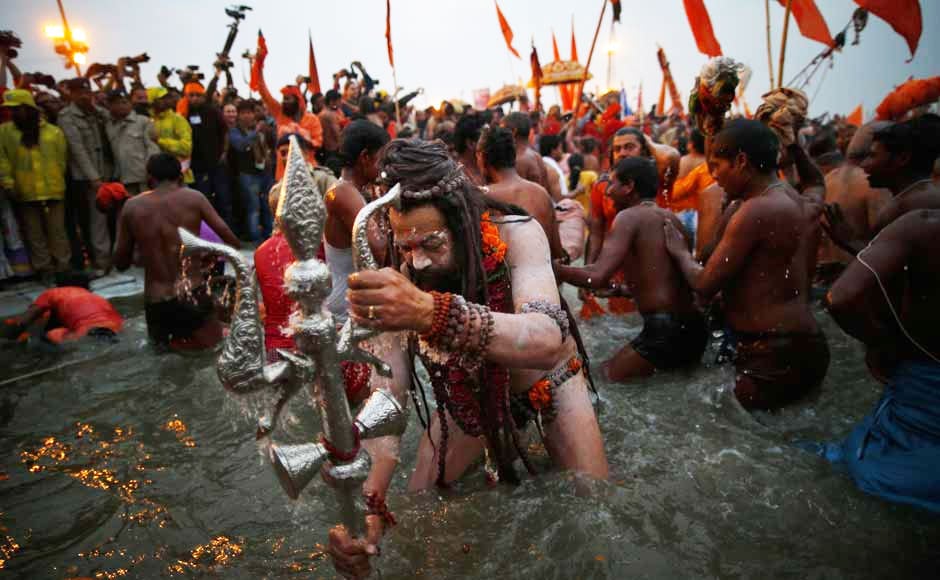 system-of-juna-akhada-and-process-of-making-naga-sadhu