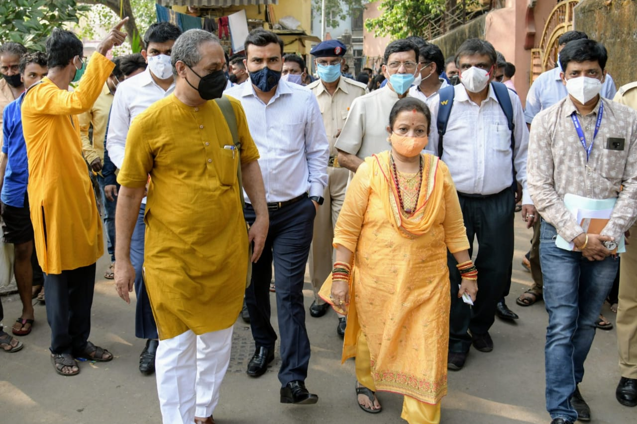 Mayor Kishori Pednekar visits Banganga tank