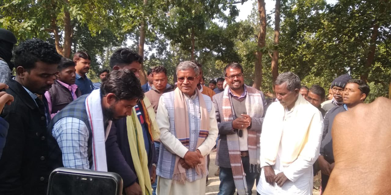 Babulal Marandi visited Bhowmik Maharaj in giridih