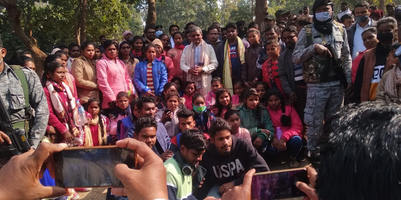 Babulal Marandi visited Bhowmik Maharaj in giridih